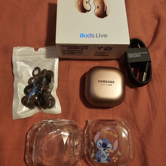 Samsung Galaxy Buds Live (Gold) - Picture 2 of 8